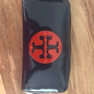 Tory Burch wallet!!